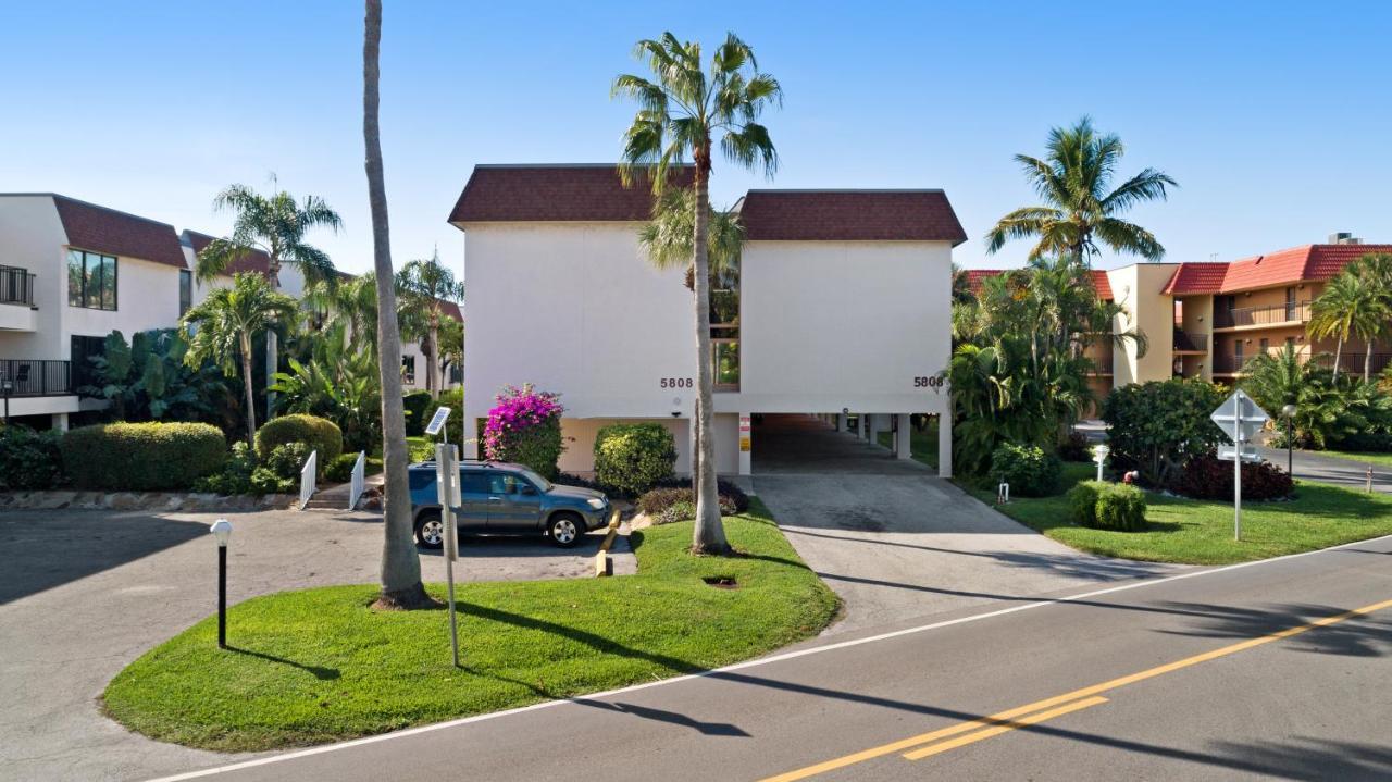 Water'S Edge Condominiums Holmes Beach Exterior photo